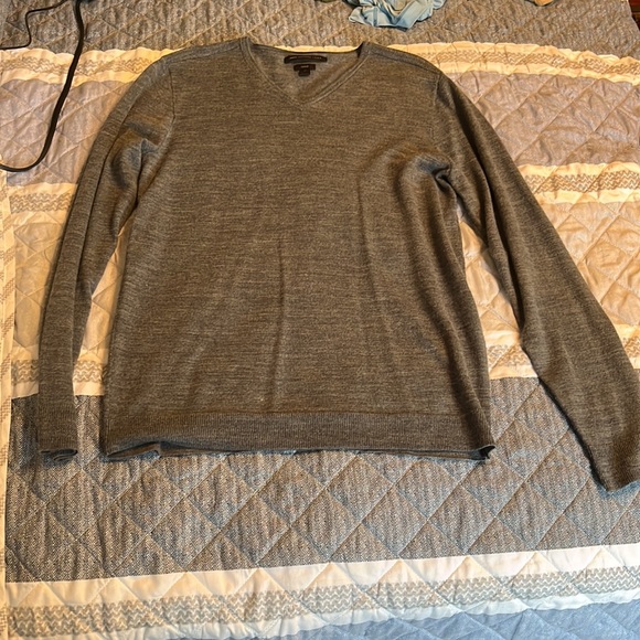 John Varvatos, really thin sweater gray with no wear at all. Size medium - Picture 3 of 5